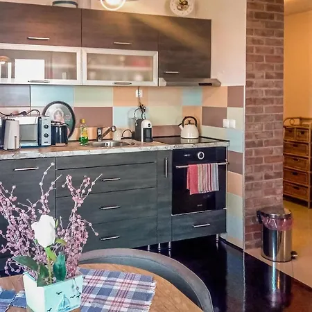 Apartman 1 Bedroom Beautiful In